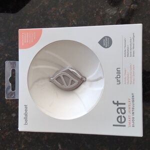 Bellabeat leaf urban smart jewelry with bracelet